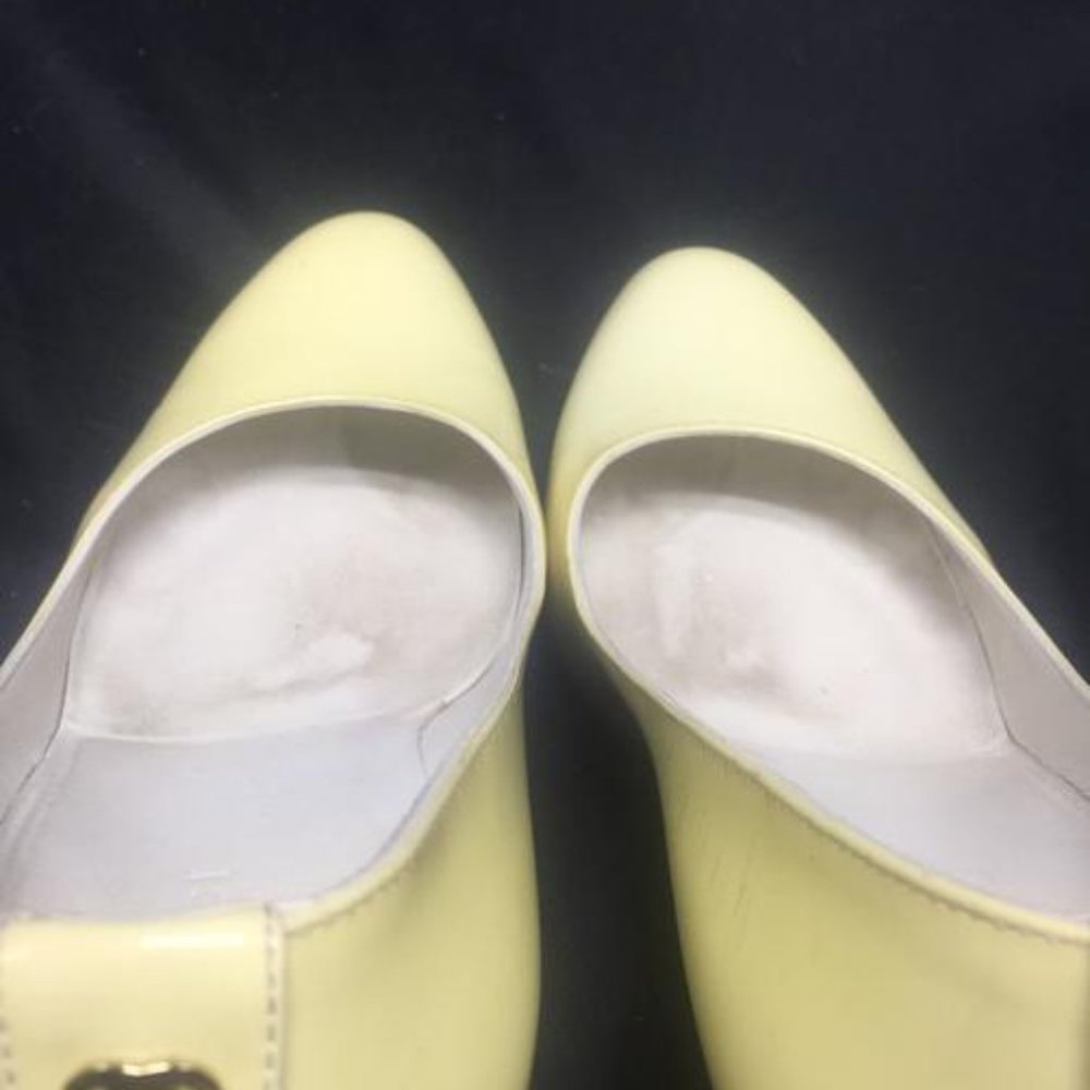 Gucci Yellow Patent Leather Pumps - Picture 12 of 12